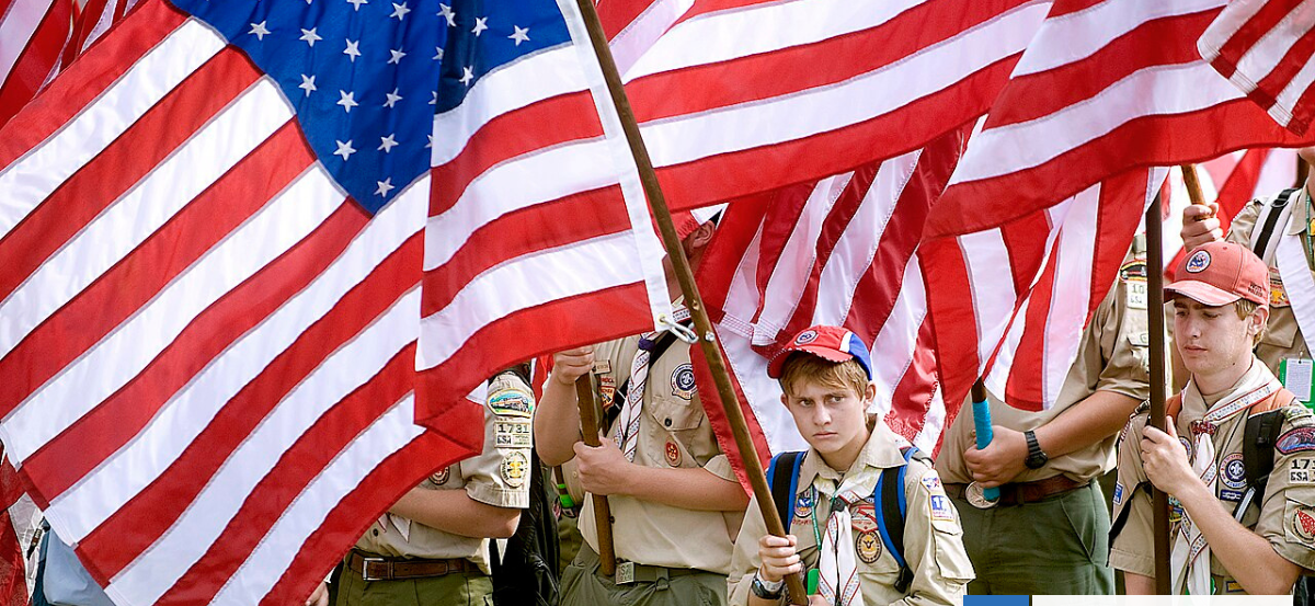 Gobierno de Trump amenaza a los Scouts con quitar apoyo si no regresan a sus "valores fundamentales"