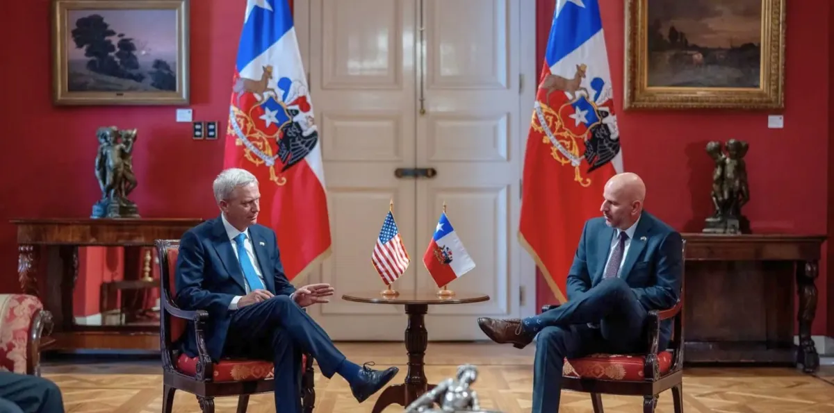Kast se reúne con embajador de EEUU en La Moneda antes de viajar a Nueva York