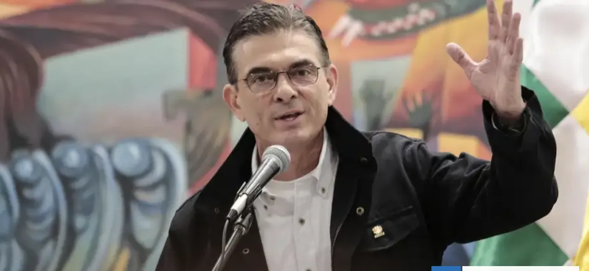 Bolivia elimina totalmente la subvención al diésel: "No podemos comprar caro y vender barato"
