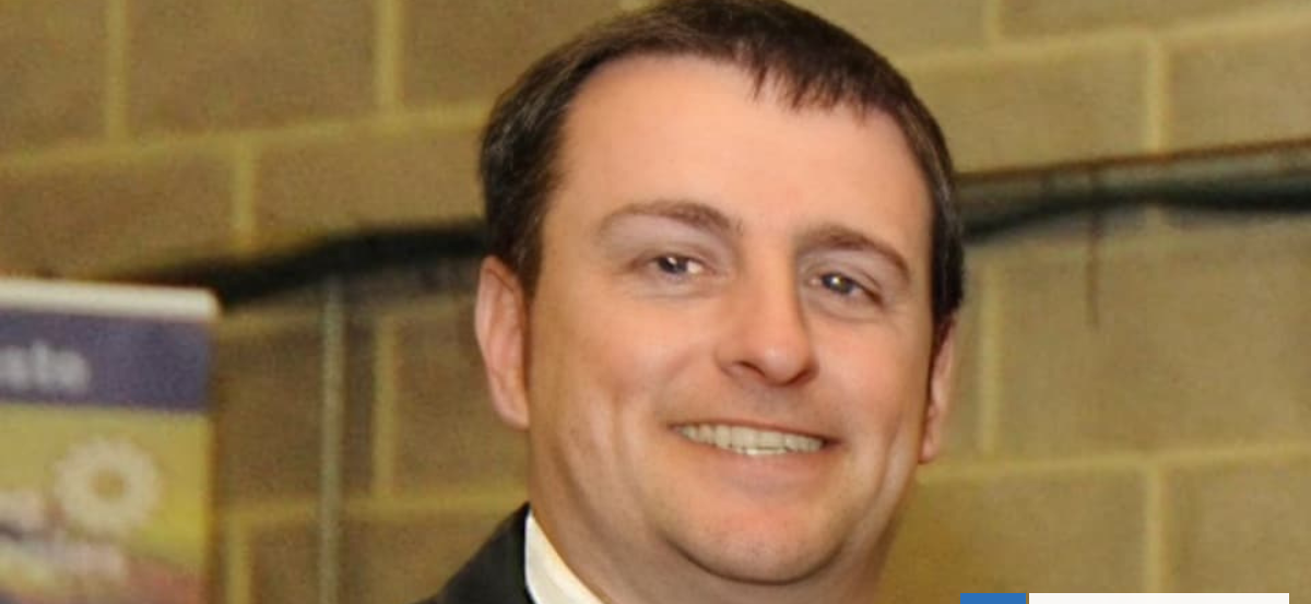 Ex miembro del Partido Conservador Británico admite haber drogado y violado a su esposa por 14 años