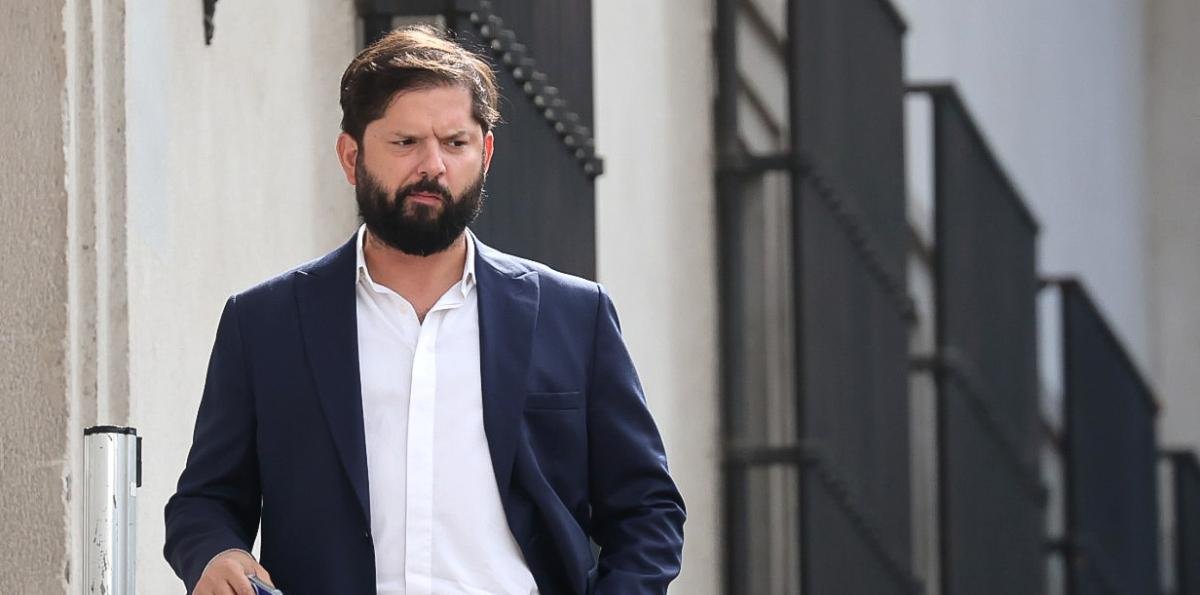 De 7 a 10 millones de pesos brutos: Presidencia explicó alza en sueldo de Boric