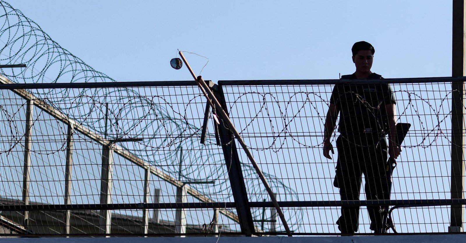 Subsecretario de Justicia califica como “inaudita” la fuga de reos disfrazados de gendarmes en Santiago