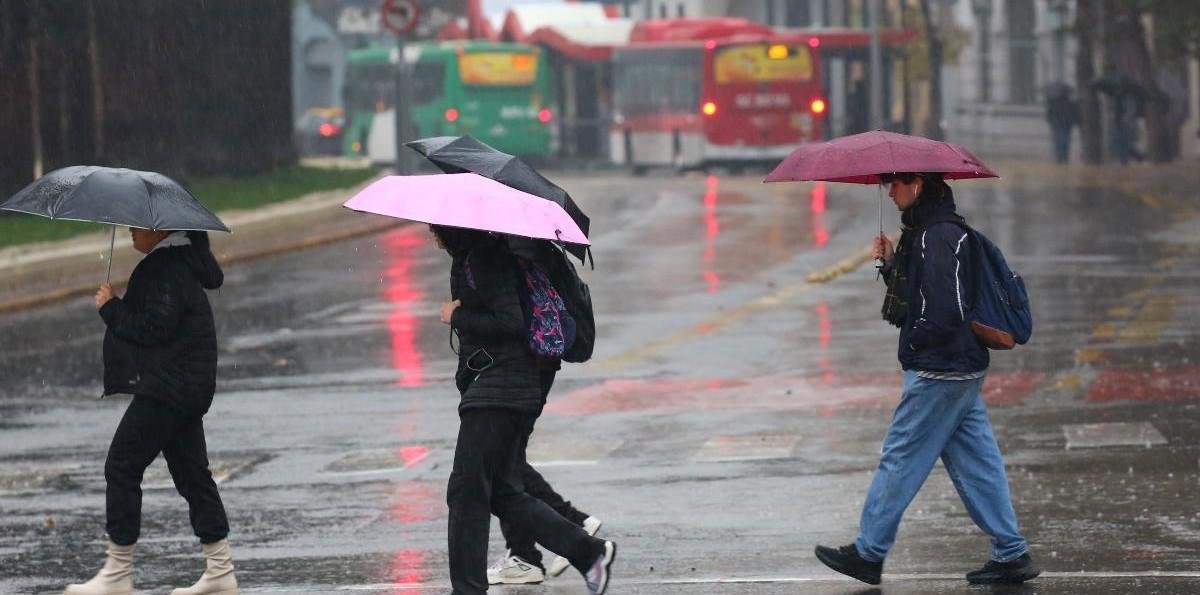 Sistema frontal se aproxima a la zona central: Dejará lluvias en varias regiones y no se descarta que afecte a Santiago
