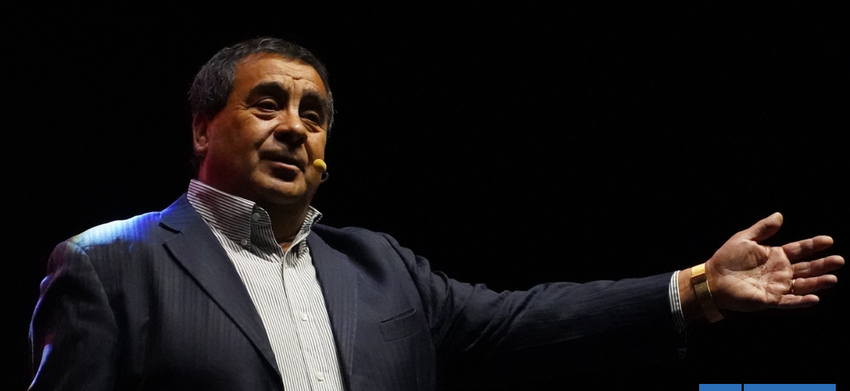 Municipio de Villa Alegre evalúa denunciar a Dino Gordillo por besar en la boca a menor en festival