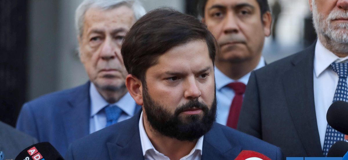 "Nuestra mano está tendida": Presidente Boric ofrece a Kast dar por superado impasse del traspaso