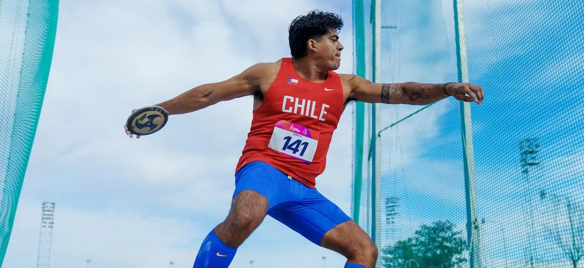 Trigésimo oro para Chile y con récord incluido: Claudio Romero se luce en el lanzamiento del disco en los Odesur
