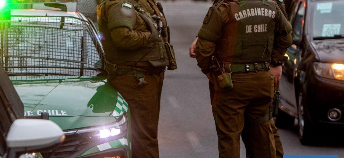Carabinero sufre lesiones tras ser atropellado por adolescente en moto en Papudo: hay un detenido