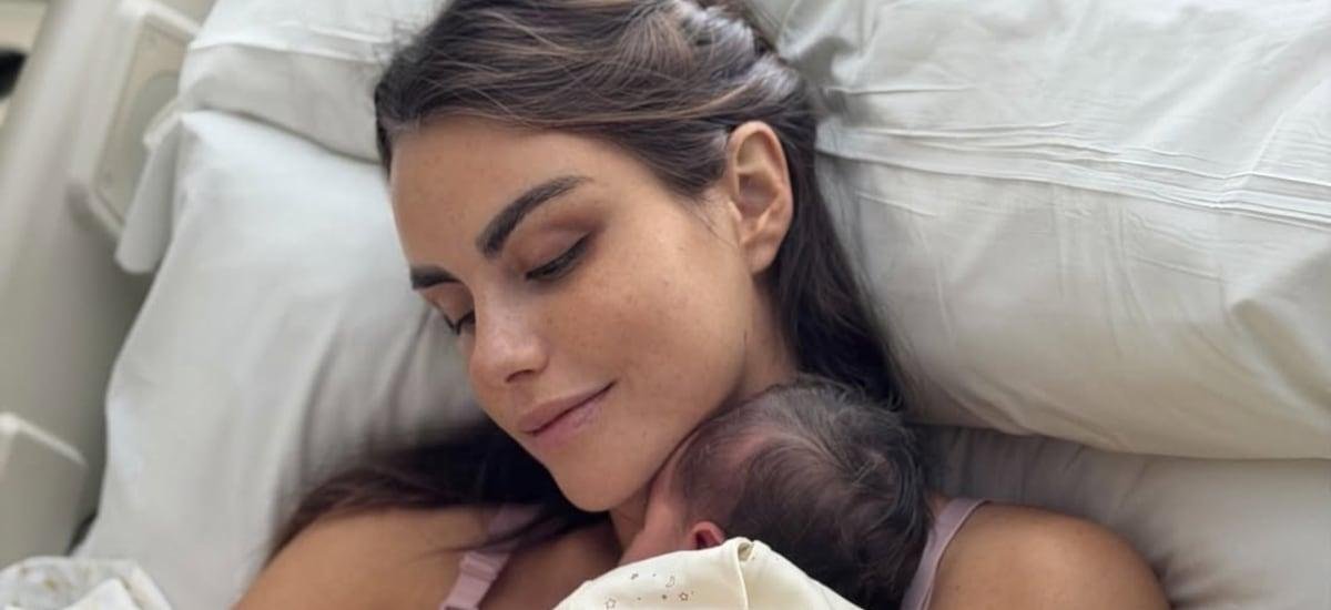 “Tu papá te acompañó…”: Emilia Dides reveló la complicación que enfrentó su hija al nacer