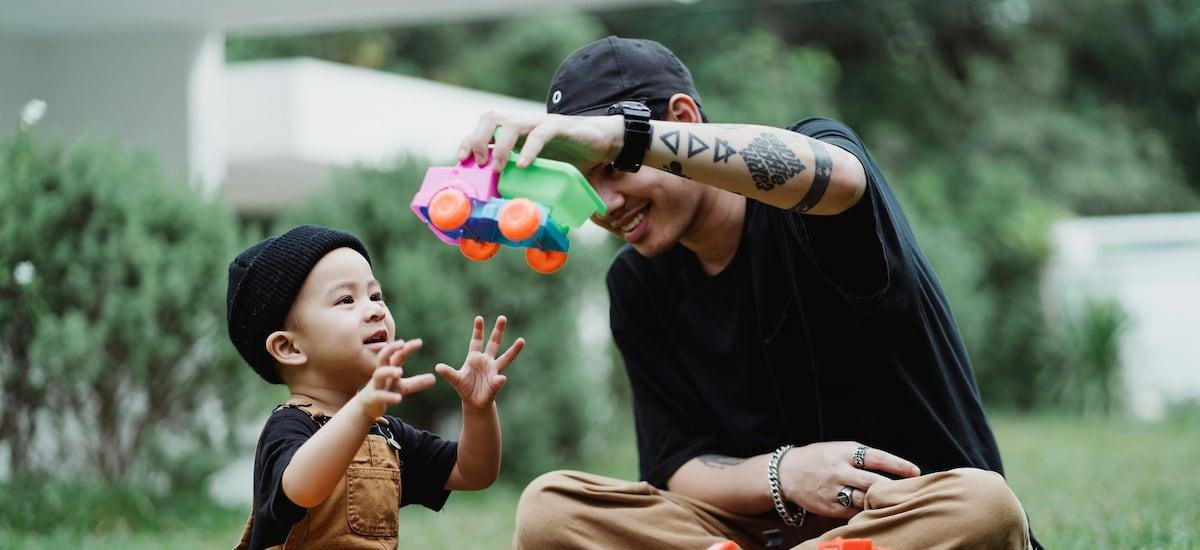 Cómo la interacción del padre afecta la salud de sus hijos, según un reciente estudio - La Tercera