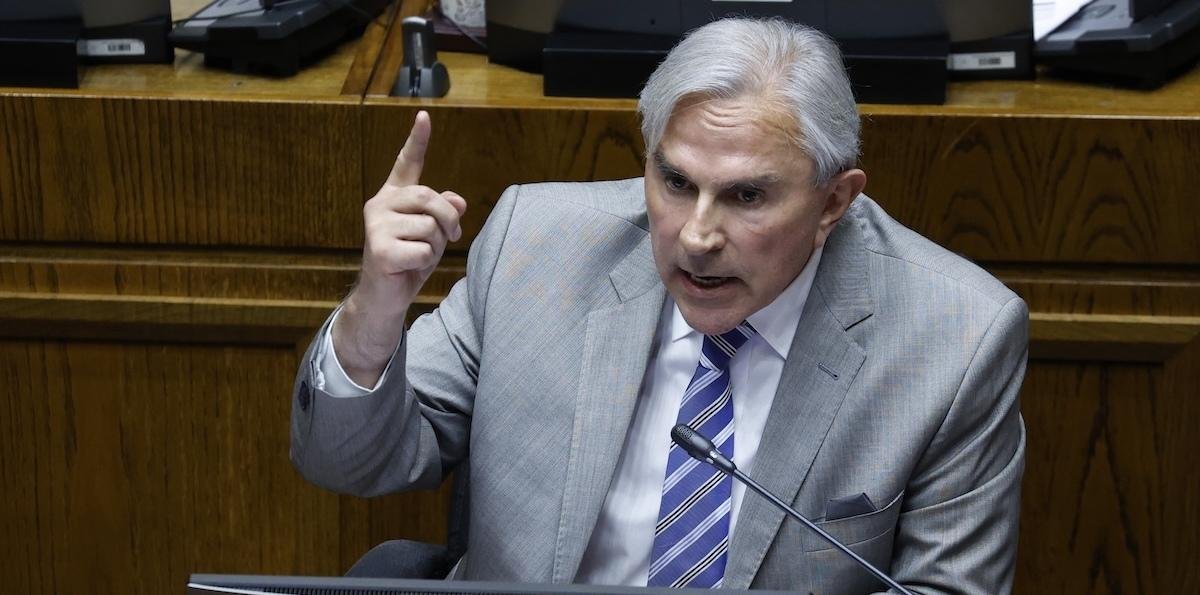 Sanciones: Moreira descarta, "por ahora", repercusiones en Gobierno de Kast