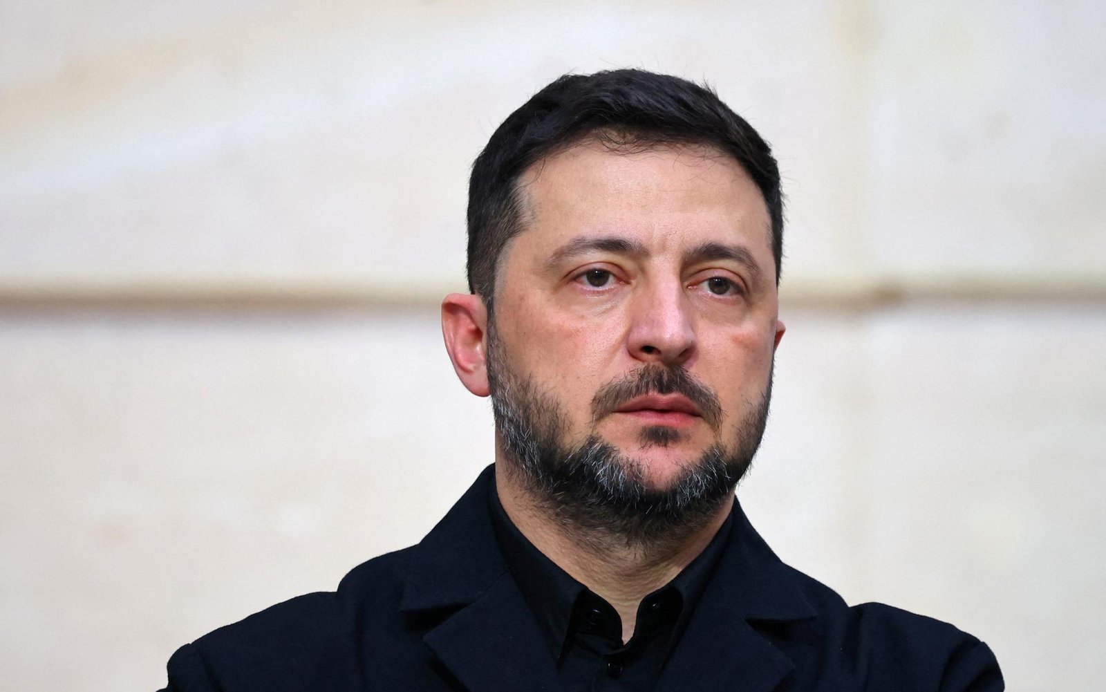 Zelenski estaría alistando anuncio de elecciones y plebiscito por la paz: Surgen dudas y desmentidos en Ucrania