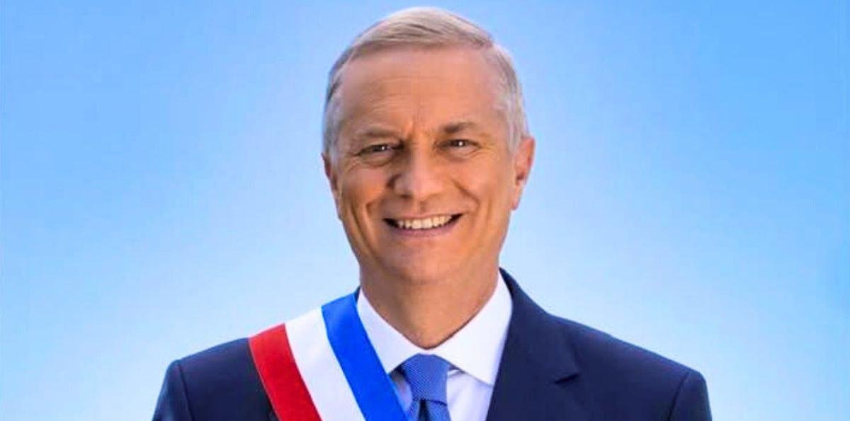 Escudo en la banda presidencial: qué dice la ley y la explicación de la oficina de Kast