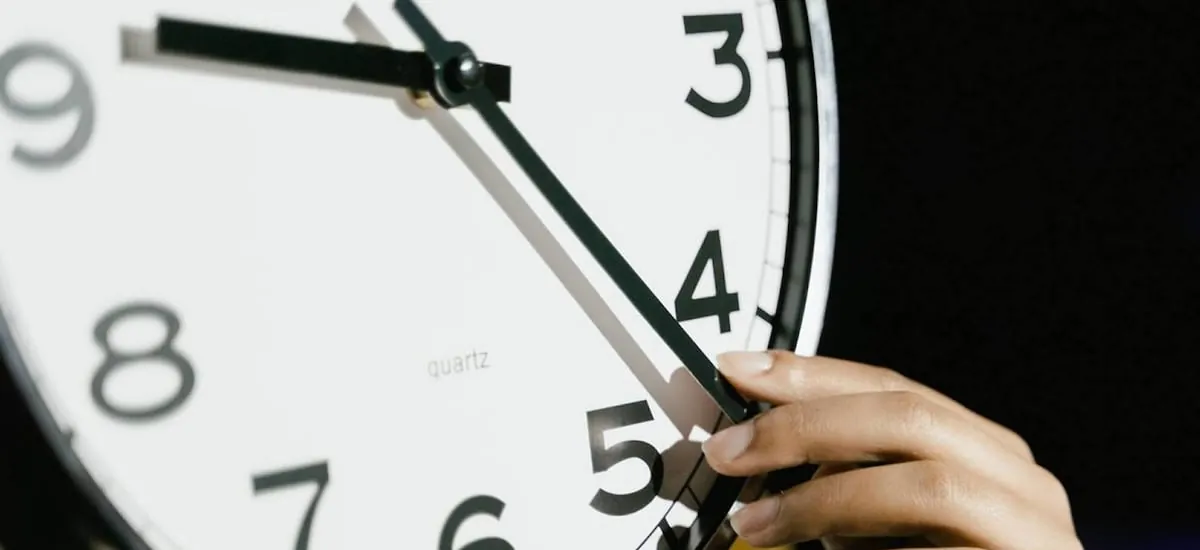 Comenzó el horario de invierno: ¿Qué hora es en Chile? - La Cuarta