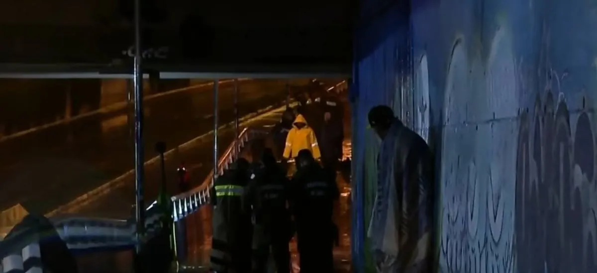 Conductores vieron trágica escena en paso bajo nivel inundado: lo que se sabe tras hallazgo de cuerpo en San Bernardo