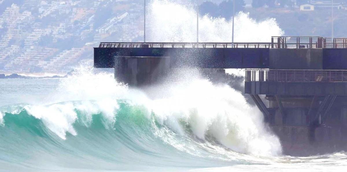 Armada emite nuevo aviso de marejadas para casi todo el país: Revisa cuándo se registrarán