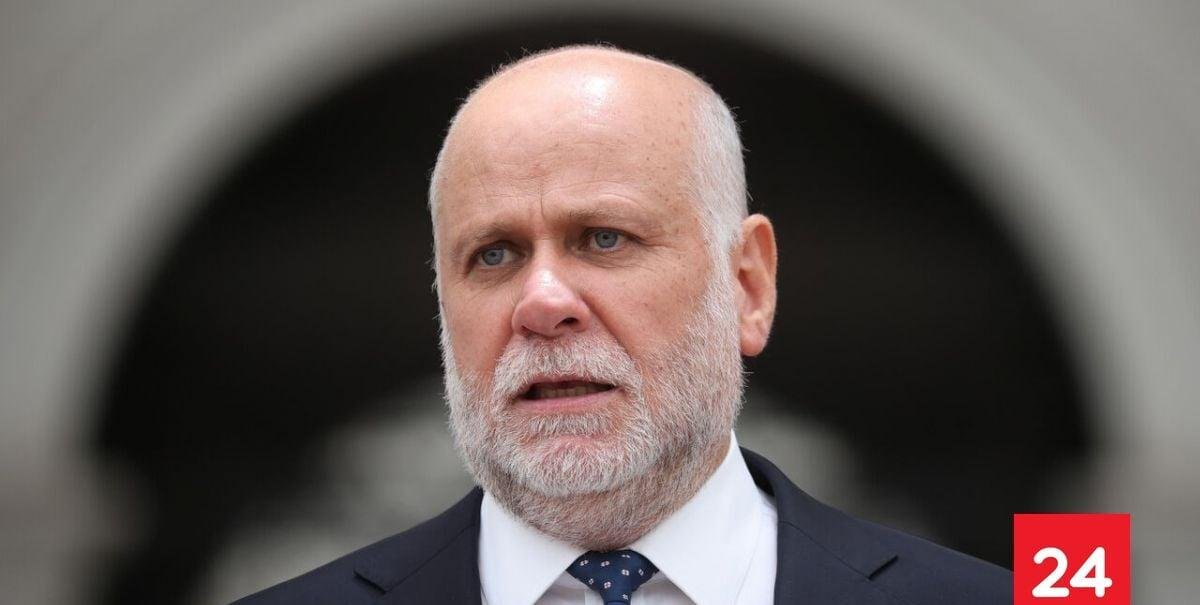 Arriban al país 18 ciudadanos chilenos deportados desde Estados Unidos: dos cuentan con órdenes de detención vigentes