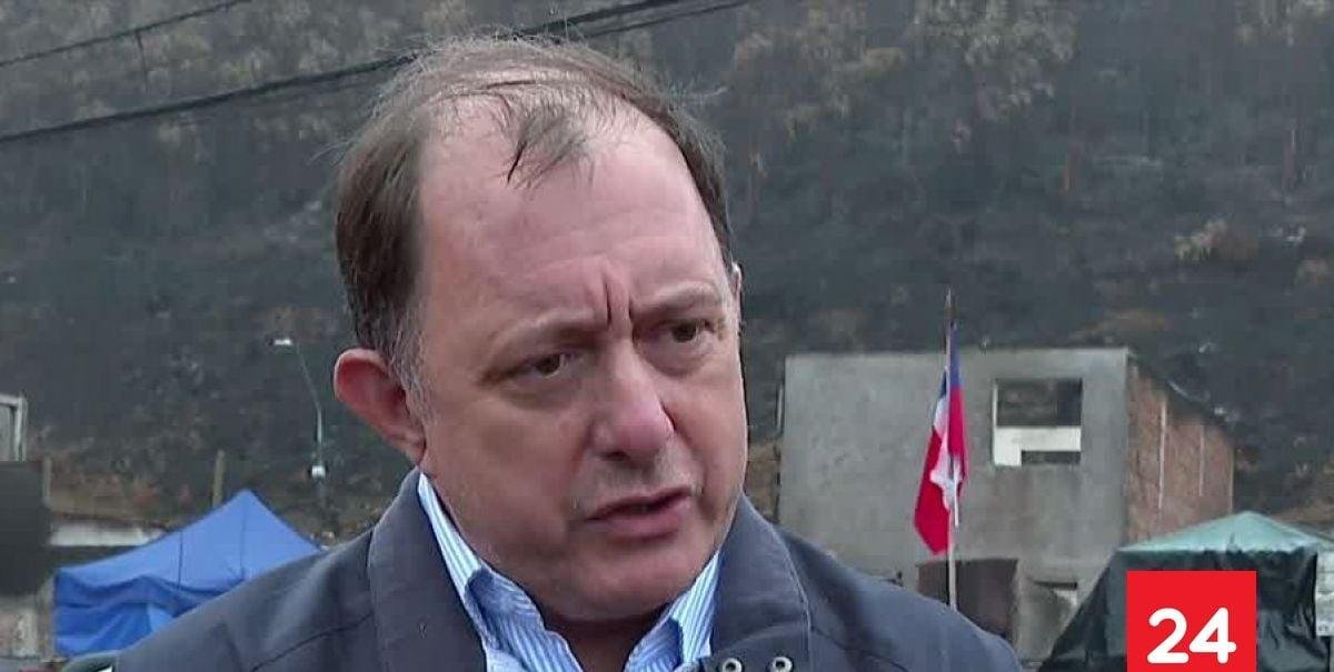 Poduje explica impasse con asistente en seminario por reconstrucción: "Vamos a cortar esos árboles porque suponen un riesgo"