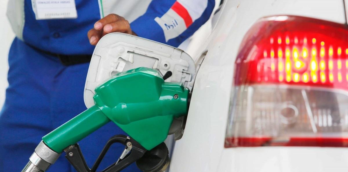 ¿Dónde hay bencina gratis este viernes? Revisa la estación de servicio que regalará combustible hoy