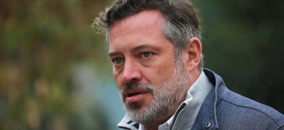 Sichel anuncia querella tras hallazgo de bomba simulada en casa de Fernando Villegas en Ñuñoa - La Tercera