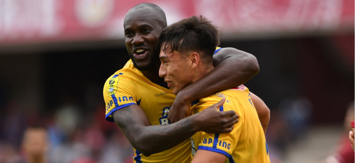 ¡Las hizo todas!: debutó con 16 años en primera, provocó un gol y salió lesionado