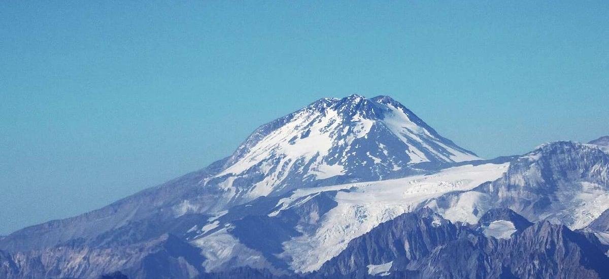 Más de 100 sismos: qué significa el enjambre sísmico en el volcán Tupungatito de la Región Metropolitana - La Tercera