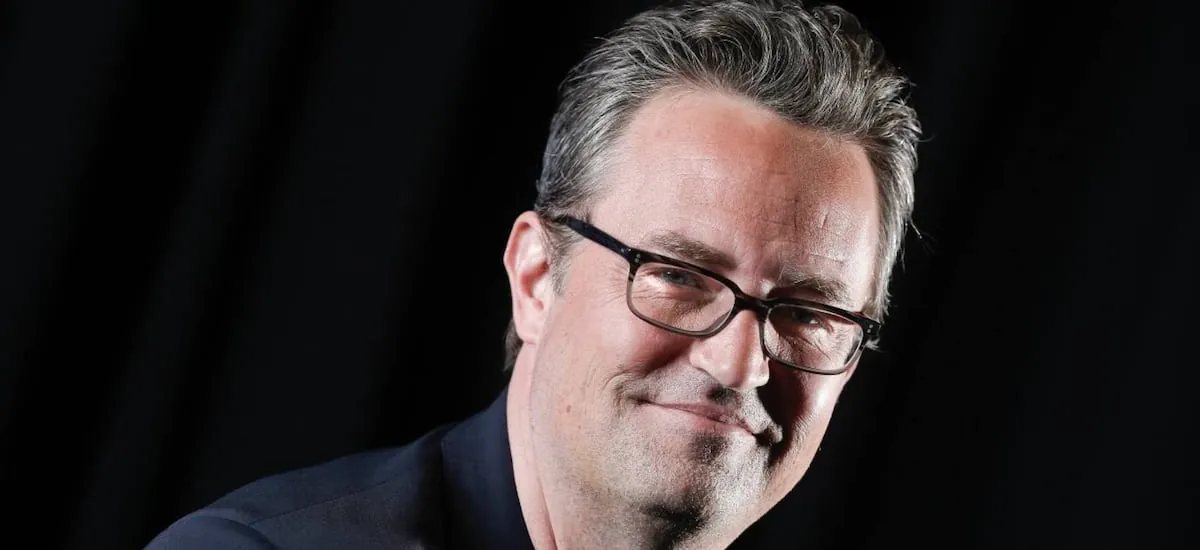 El asistente de Matthew Perry es condenado a más de tres años de cárcel por inyectarle dosis letal de ketamina al actor