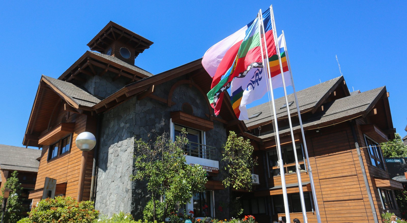 Contraloría detecta sueldos excesivos en funcionarios de la Municipalidad de Pucón