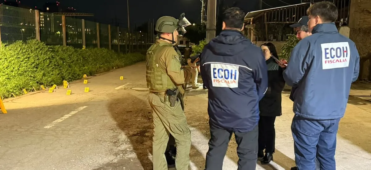 Dos personas mueren acribilladas y una tercera resulta herida tras balacera en la vía pública de Cerro Navia