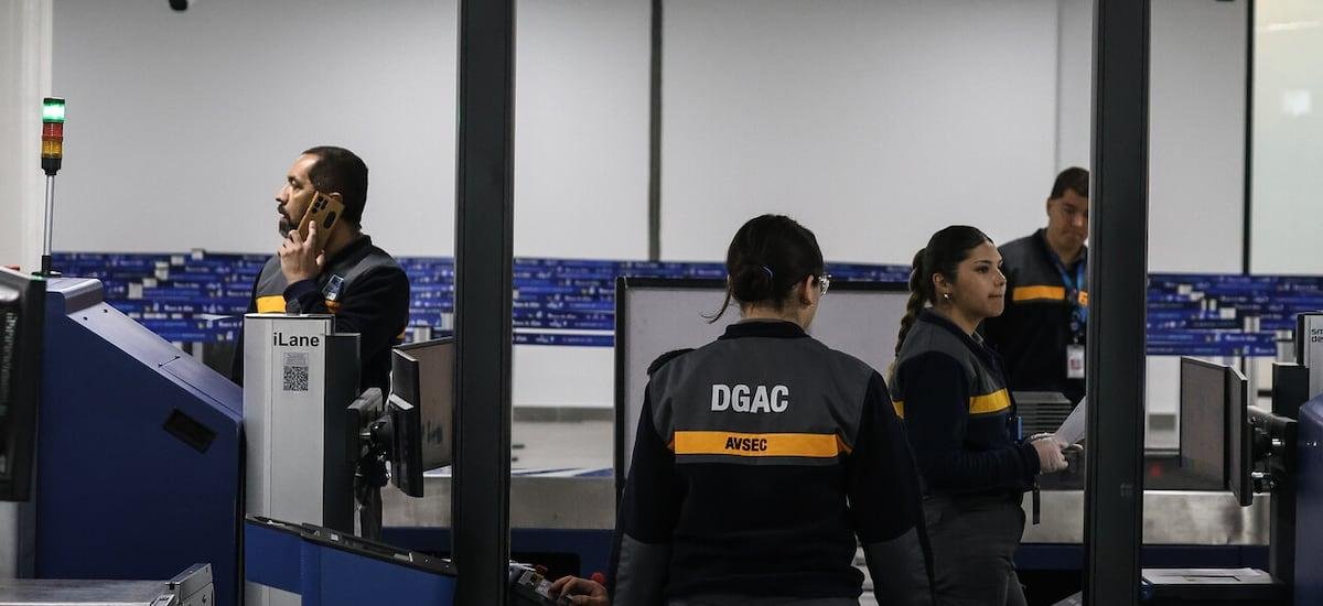 Amenaza de explosivos obliga a evacuar vuelo de SKY en el Aeropuerto de Santiago y activa protocolo de emergencia