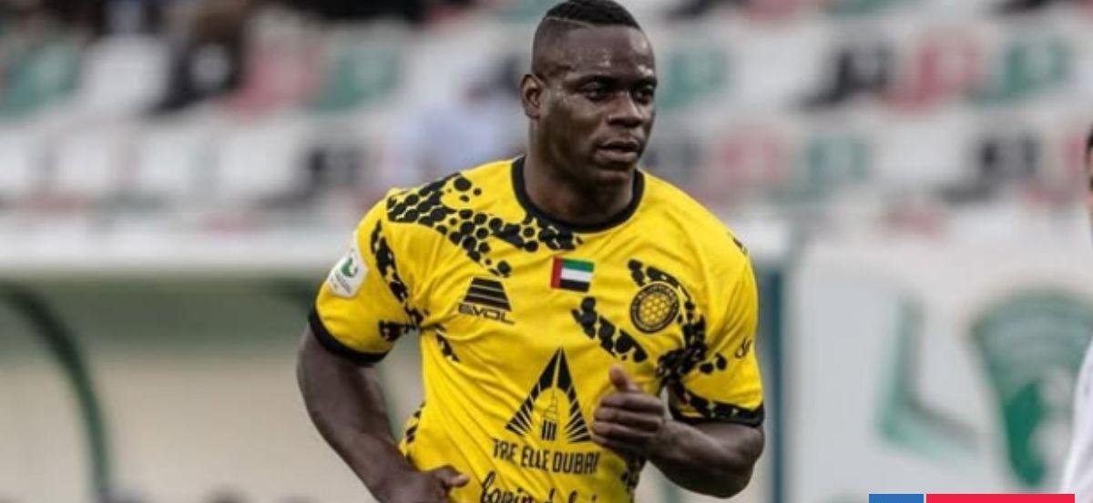 Balotelli denuncia insultos racistas durante duelo contra Dubai City en Emiratos: "A comer plátanos"