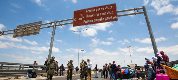 Hombres, madres con hijos y familias completas: Quiénes son los migrantes que buscan cruzar la frontera con Perú