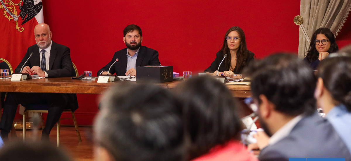 Presidente presiona por FES y Sala Cuna en su último consejo, pero el Congreso enfría las opciones