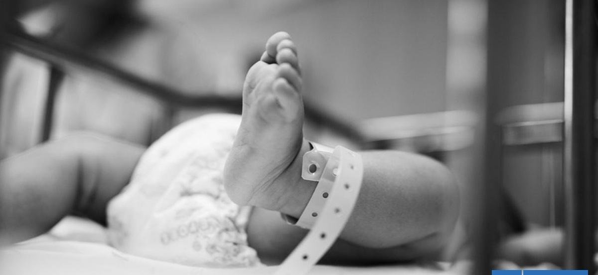 Lactante de 6 meses está grave tras sufrir intoxicación por cocaína en Santiago: su madre fue detenida