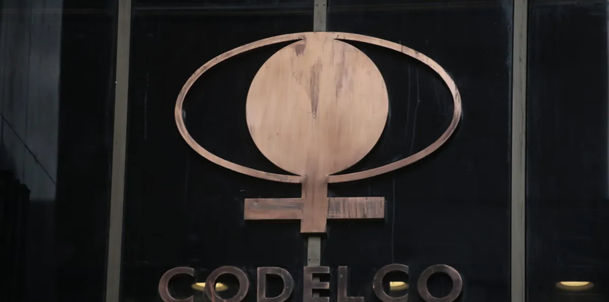 Codelco despide a alto ejecutivo y recurre a Fiscalía tras detectar sobrestimación de 27 mil toneladas en producción de 2025