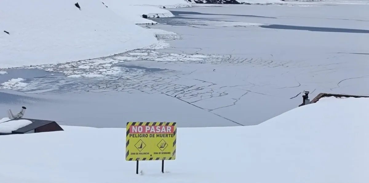 Ante posibilidad de nuevas avalanchas: Suspenden hasta el jueves búsqueda del último desaparecido en Laguna del Inca
