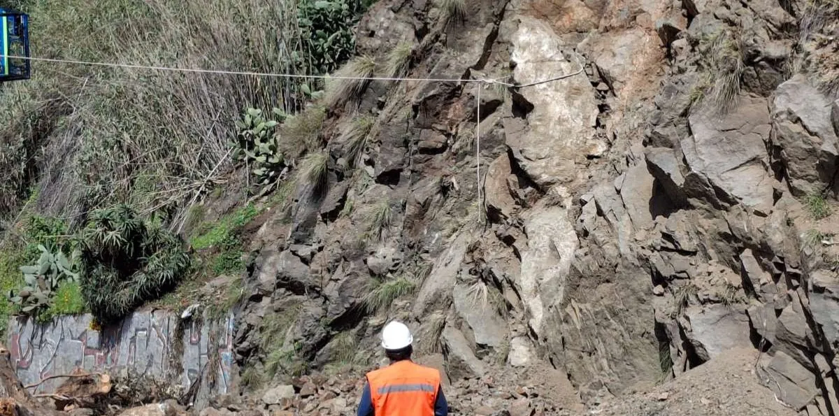 Avenida España reabre este domingo tras derrumbe: habilitarán una pista hacia Viña del Mar