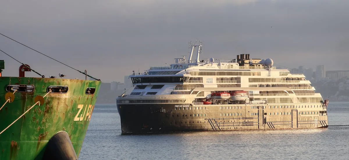 Valparaíso inaugura temporada de cruceros 2026-2027 con llegada de nave noruega: contemplan 25% más de arribos