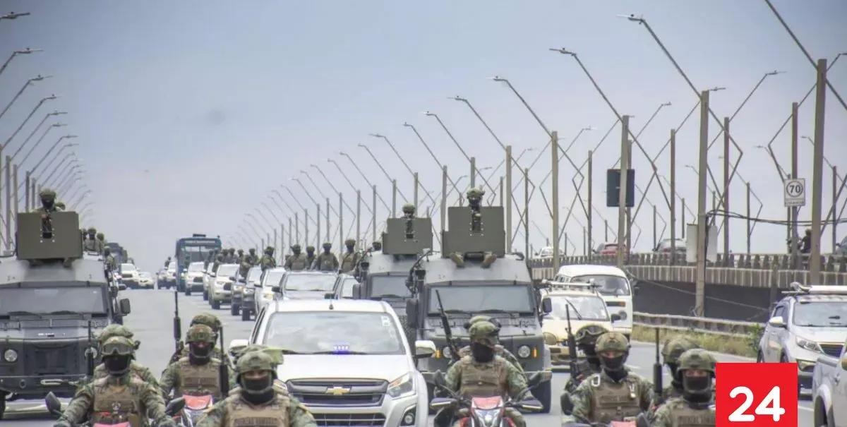 Ecuador despliega 75.000 uniformados tras comenzar toque de queda contra el crimen organizado