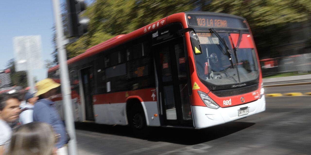 Panel de expertos fija alza de $25 en la tarifa del transporte público de la RM y se acerca a los $900 en hora punta