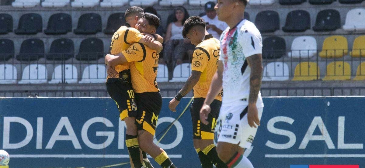 El campeón volvió a celebrar: Coquimbo venció a Palestino y sumó primeros puntos en Liga de Primera