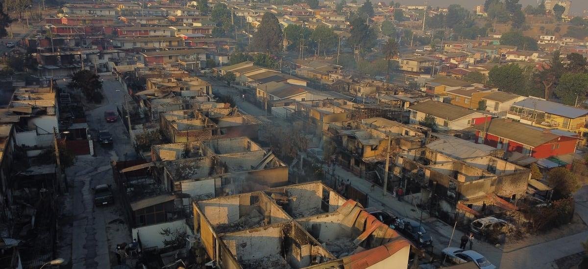 Fiscalía abre causa penal por irregularidades en demolición de viviendas tras informe de Contraloría por megaincendio en Valparaíso