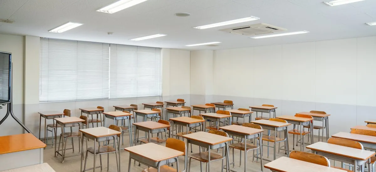 Mineduc anuncia suspensión de clases por sistema frontal: revisa las zonas donde no habrá actividades este lunes