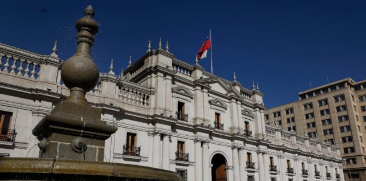 Familia de gásfiter fallecido en La Moneda denunció "silencio institucional"