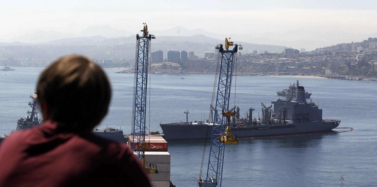 "Invisible e impune": Informe revela que embarcaciones asiáticas aprovechan vacíos normativos para capturar jibia en Chile