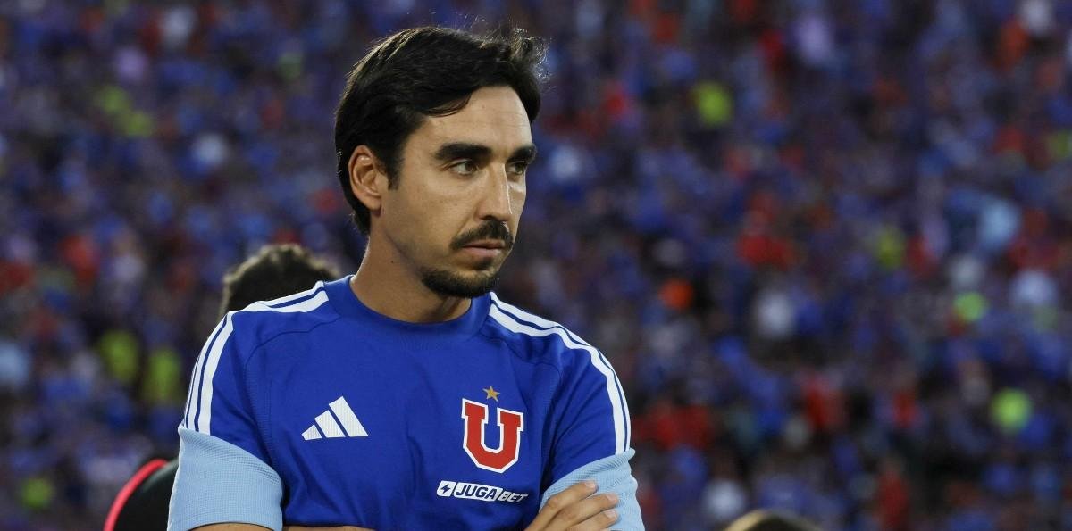 Inminente salida de Meneghini de la "U": Aseguran que DT brasileño fue ofrecido al club