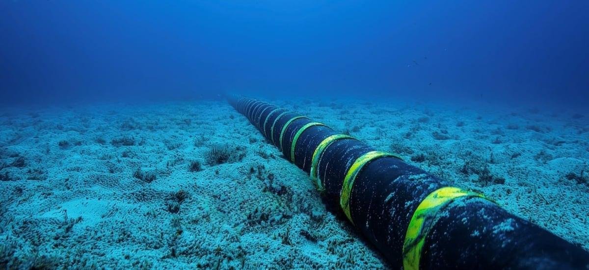 Rivalidad bajo el mar: la geopolítica de los cables submarinos - La Tercera