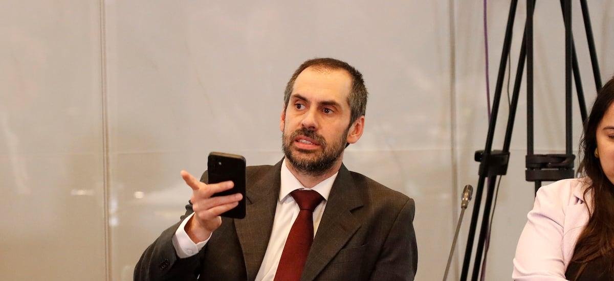 Ministro Grau y parlamentarios de oposición se enfrentan en dura pugna por herencia fiscal de gobierno de Boric