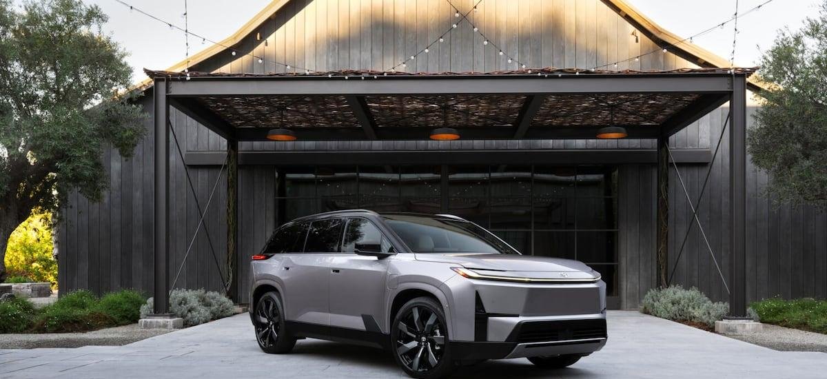 Así es la Toyota Highlander, el primer SUV eléctrico de tres filas de la marca
