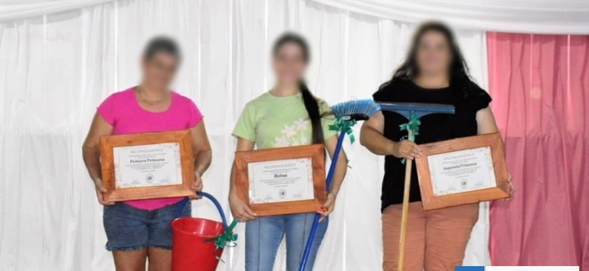 Polémica conmemoración del 8M en Argentina: municipio en Misiones regala escobas y baldes a mujeres
