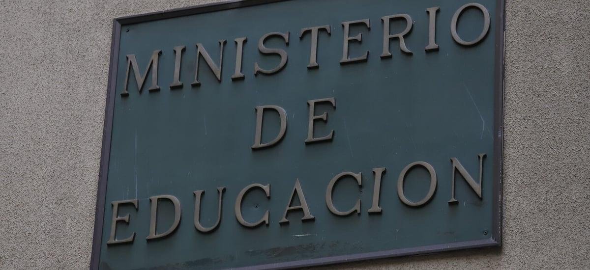 Tras controversias: Gobierno designa a exrectora de la UMCE, Elisa Araya, como nueva directora suplente del SLEP Atacama